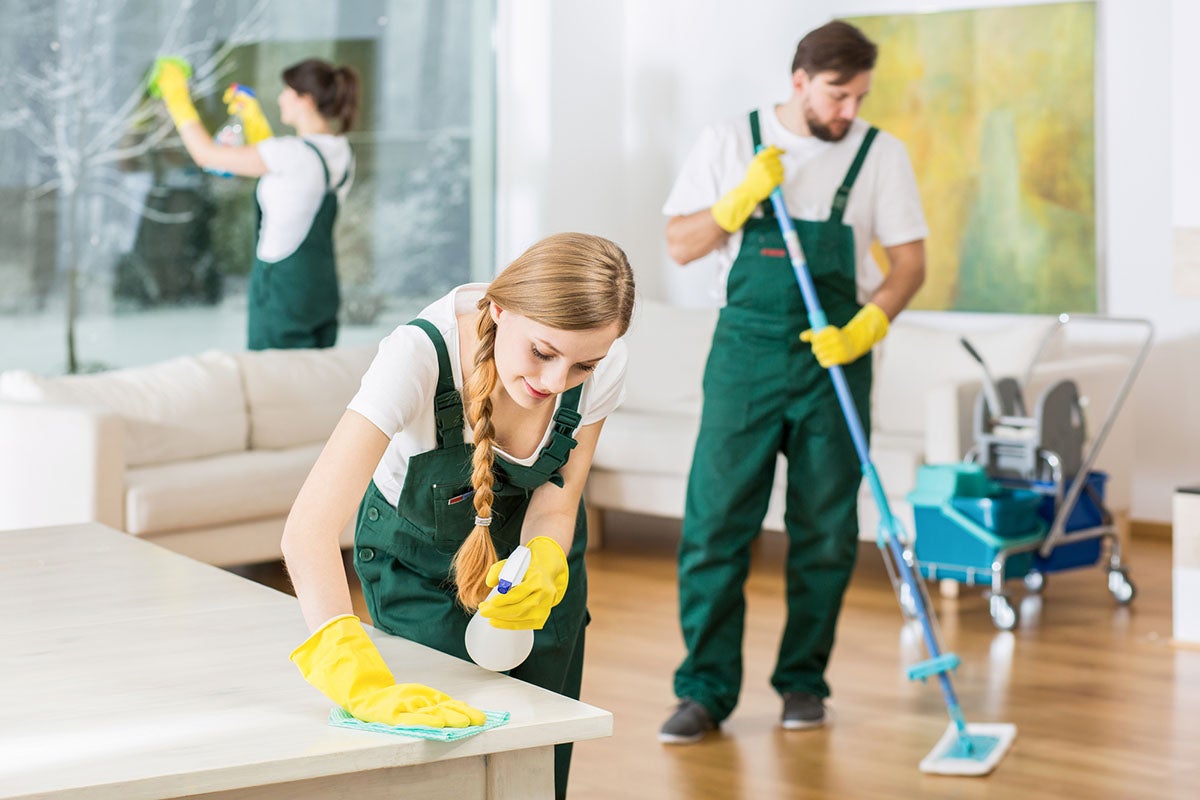 How to clean construction dust professionally? Cost of cleaning services (professional post construction cleaning team)